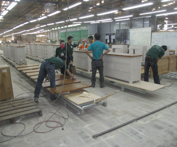 Báo giá băng tải gỗ cho sản xuất ván ép công nghiệp